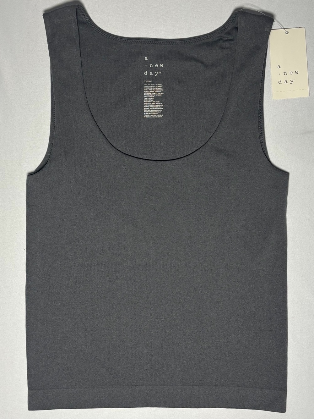 A New Day Seamless Slim Fit Tank Top Women's X-Small Gray Built-in Bra NWT